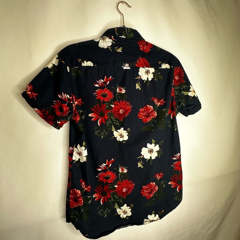 Cactus Navy Floral Button Down Shirt - Picture 3 of 5